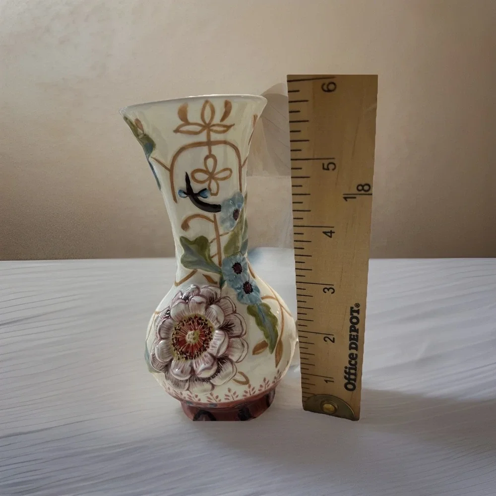 Tracy Potter Hand Painted Floral Bud Vase‎